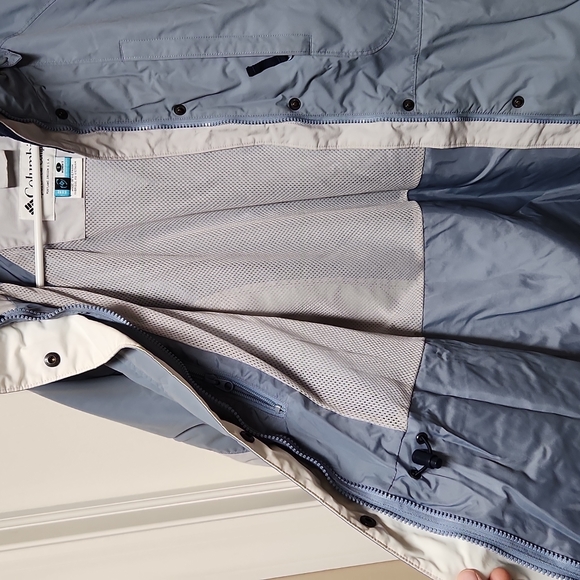 Columbia Women's S lightweight hooded jacket - Picture 10 of 13